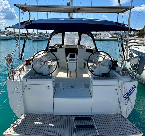 Sinatra - Sun Odyssey 449