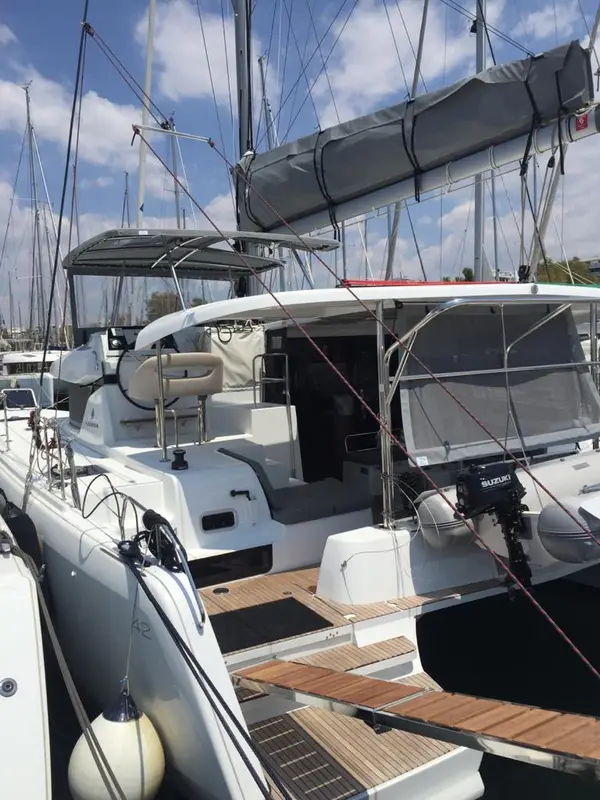 Freedom - Lagoon 42