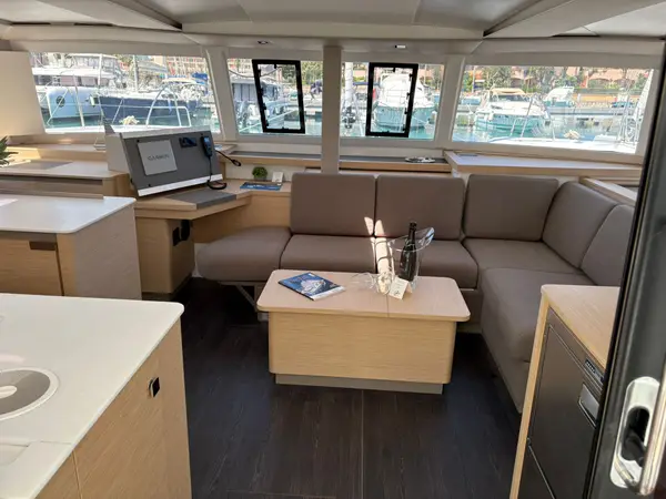 Harley Quinn - Fountaine Pajot Astrea 42