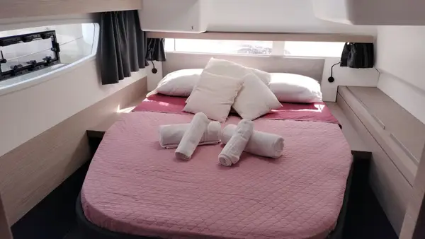 Luna - Fountaine Pajot Isla 40