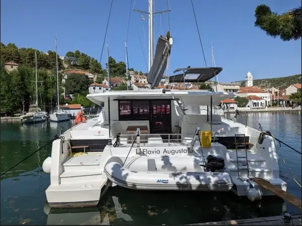 Flavia Augusta - Fountaine Pajot Astrea 42