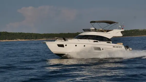 Zanngi - Bavaria Virtess 420 Fly