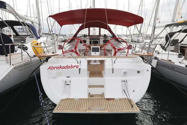 Abrakadabra - Elan 444 Impression