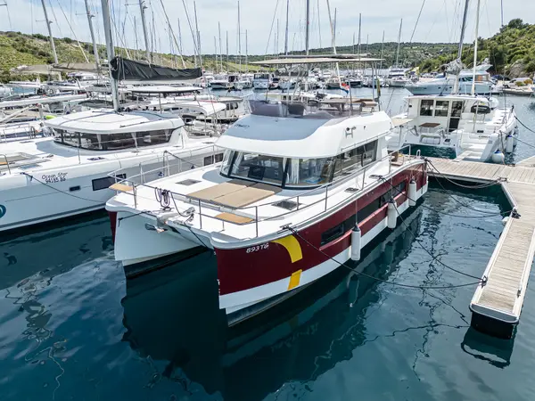 Dream Star - Fountaine Pajot MY 37
