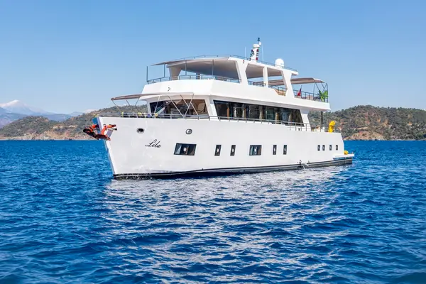 Lila Trawler - Lila Trawler