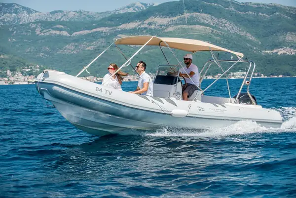 Elena - Stingray Predator 640