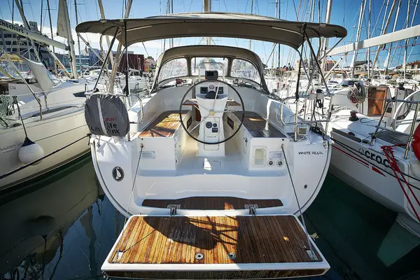 White Pearl B - Bavaria Cruiser 36