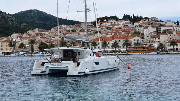 Ocean Runner - Fountaine Pajot Astrea 42