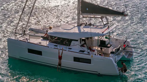 Sunrise - Lagoon 40